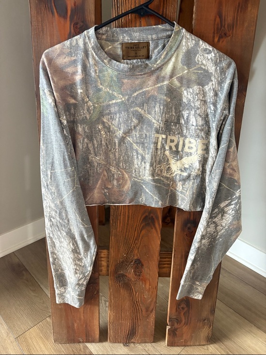 Tribe Kelley Tops - Tribe Kelley women’s Mossy Oak Break Up Camo Base Camp long sleeve